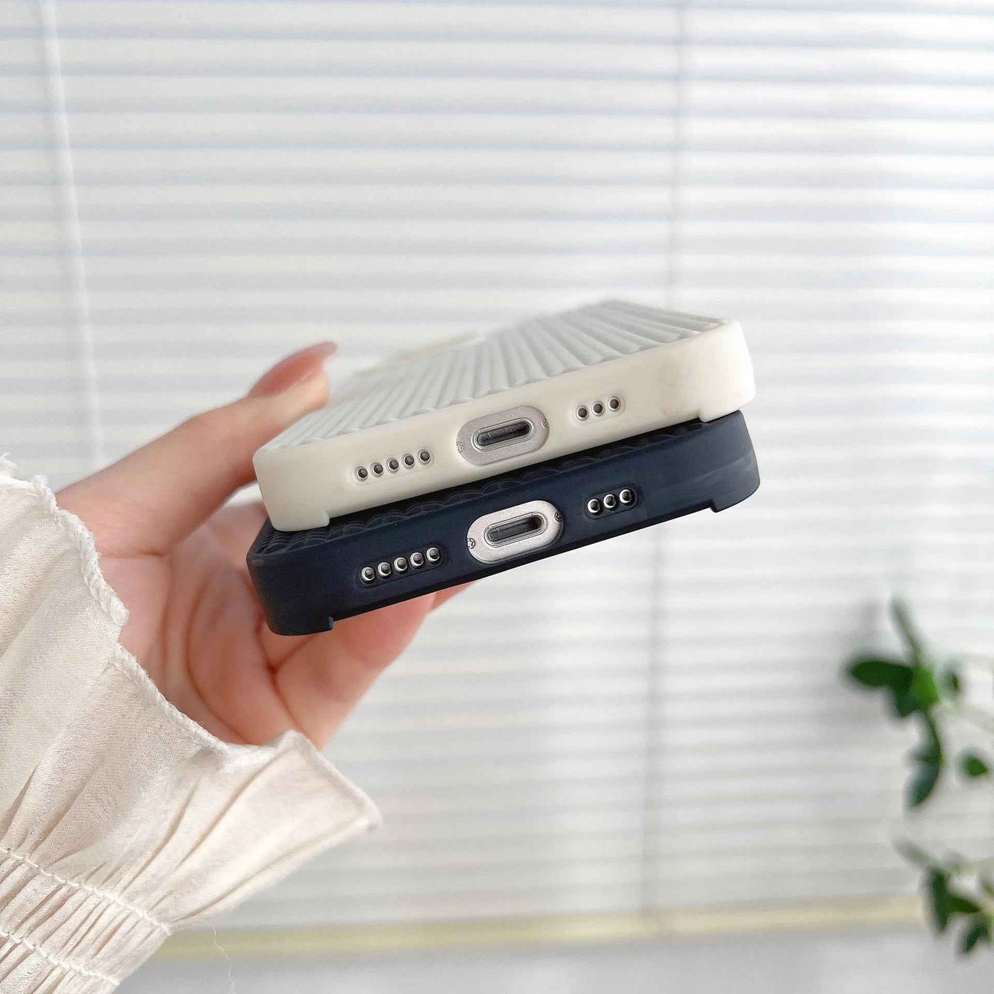 Knitted Grip Shield Case - Iphone