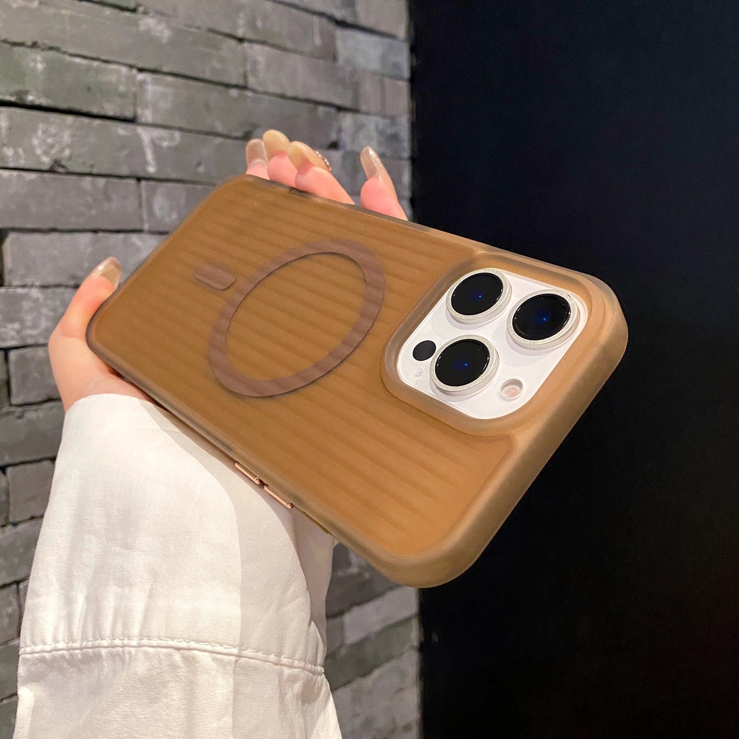 iPhone Series - Corrugated Pattern Magsafe Case
