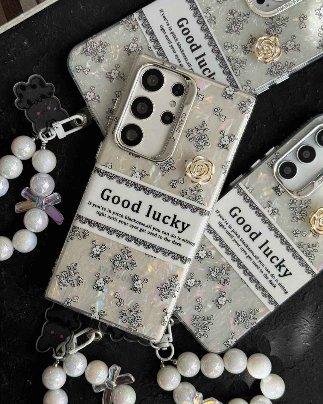 Lucky Pearl Flower Case With Lanyard