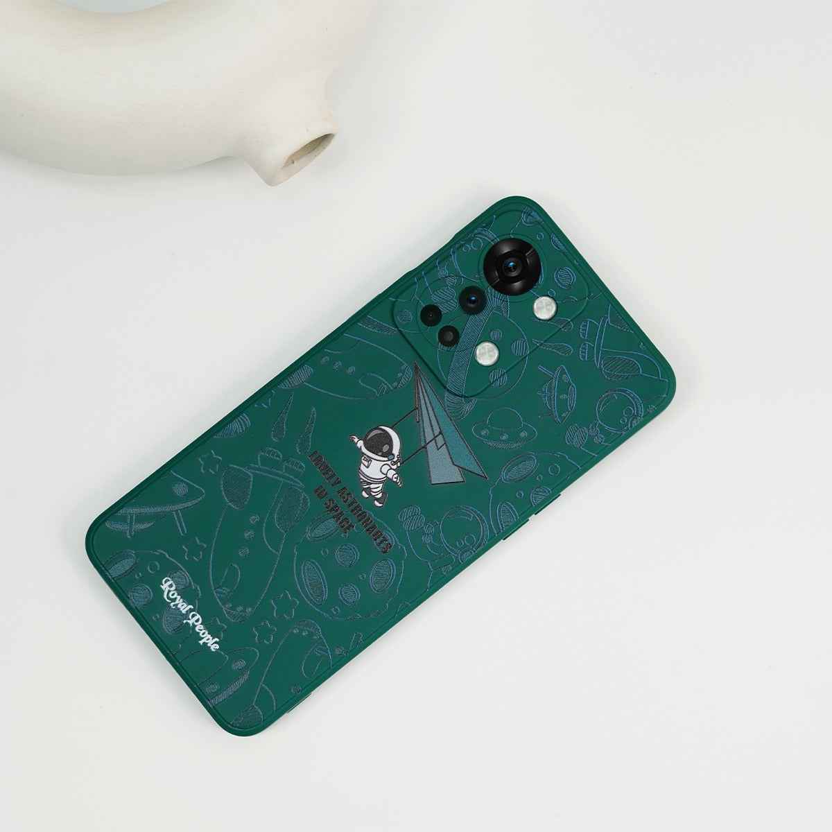 OnePlus Nord 2T Cosmic Astronaut Silicone Case