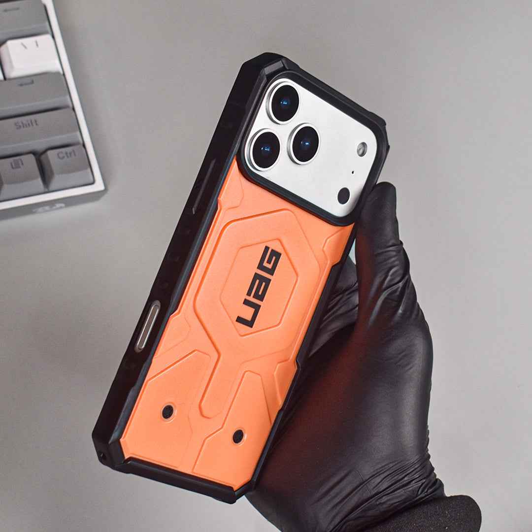 Pathfinder MagSafe UAG Case - iPhone