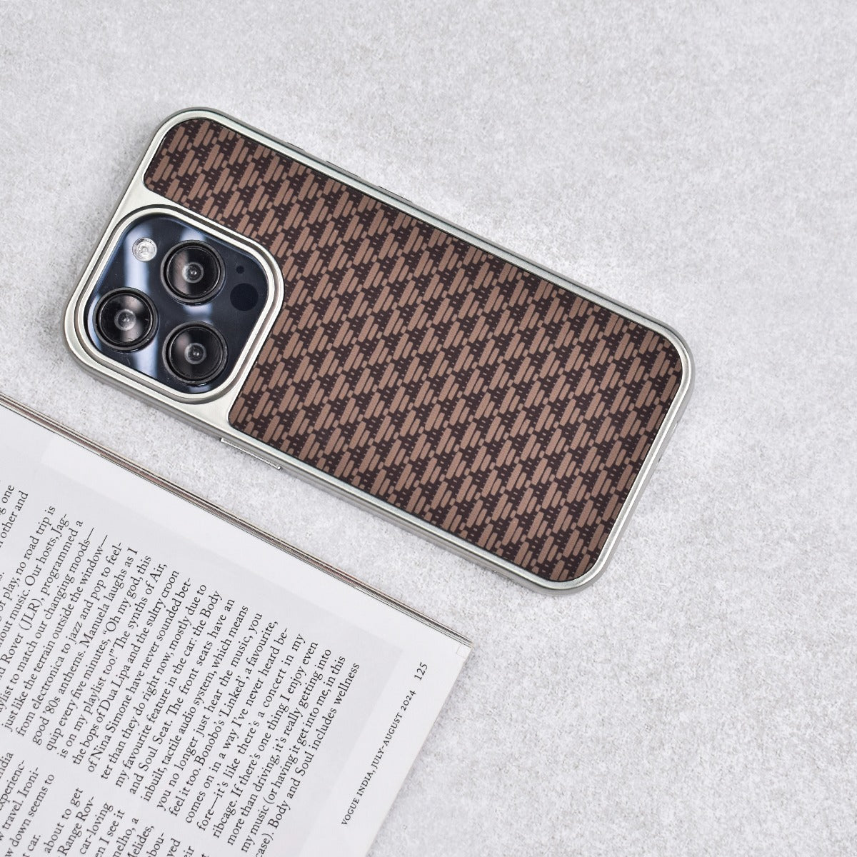 Diamond Pattern Hard Shell Case