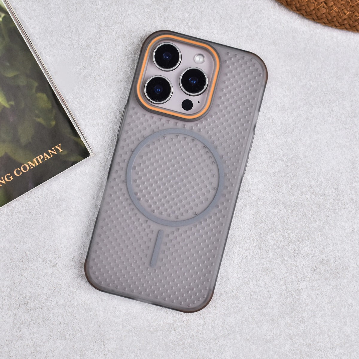 Grid Mesh Cooling MagSafe Case