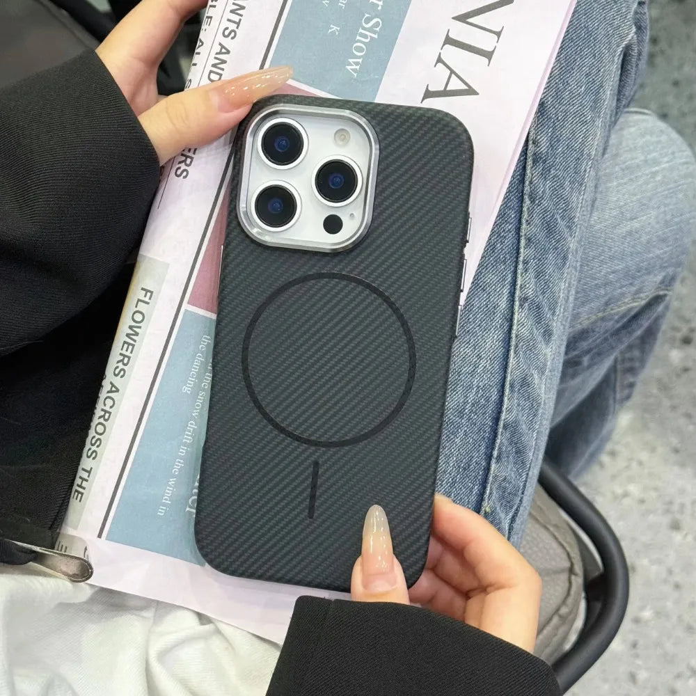 iPhone - Carbon Elite MagSafe Case