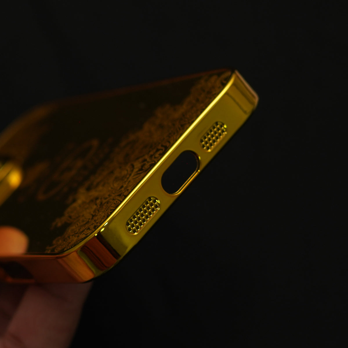 iPhone 16 Series - Luxe Camera Protective Gold Plated Case