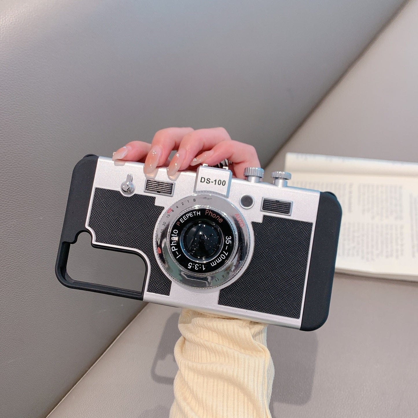 Galaxy S22 Ultra Retro Vintage Camera Case